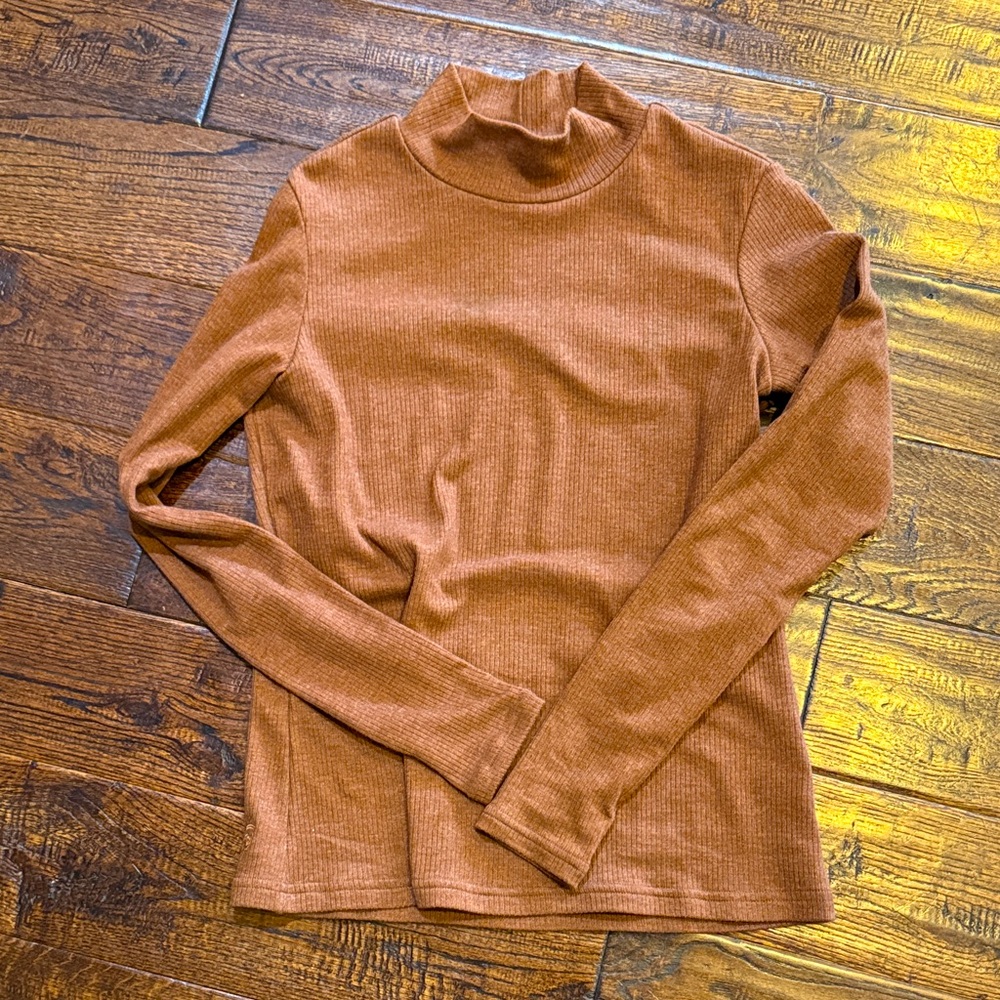 Kuhl long sleeved ribbed shirt small